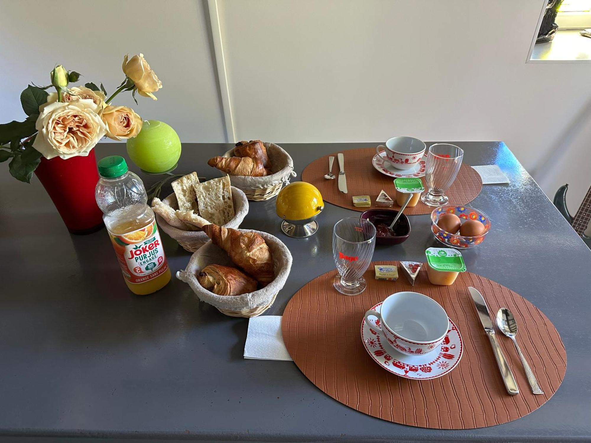 Chez Stephanie Et Sylvain Le Mesnil-Villeman Buitenkant foto